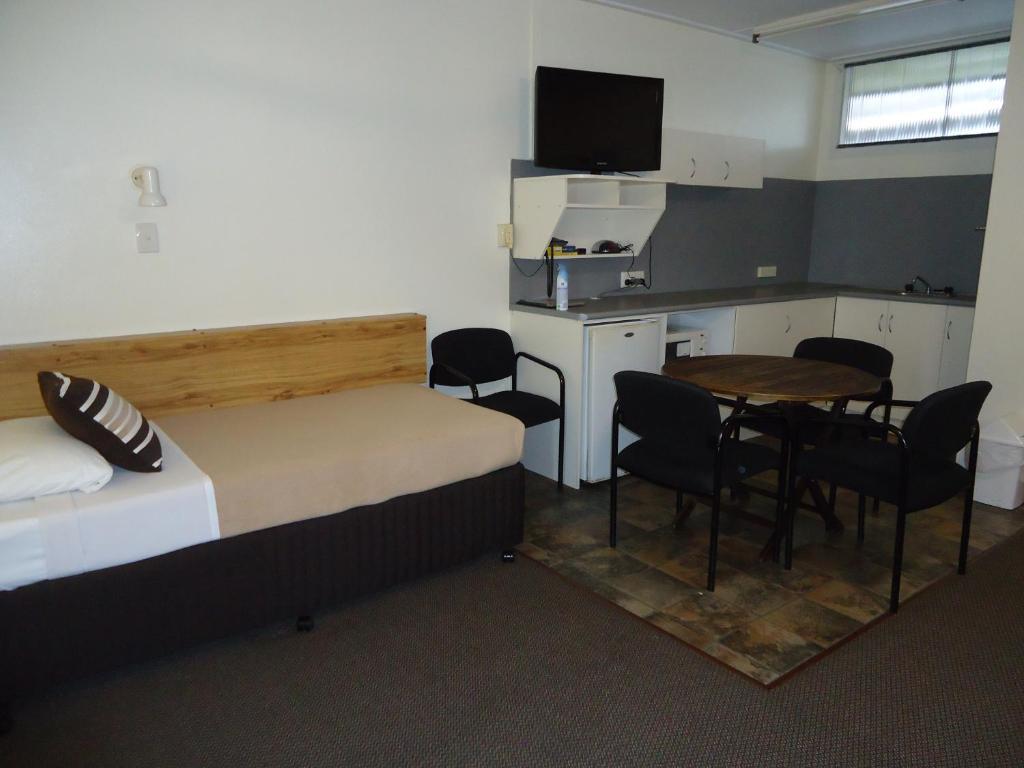 Moondarra Motel Innisfail Phòng bức ảnh
